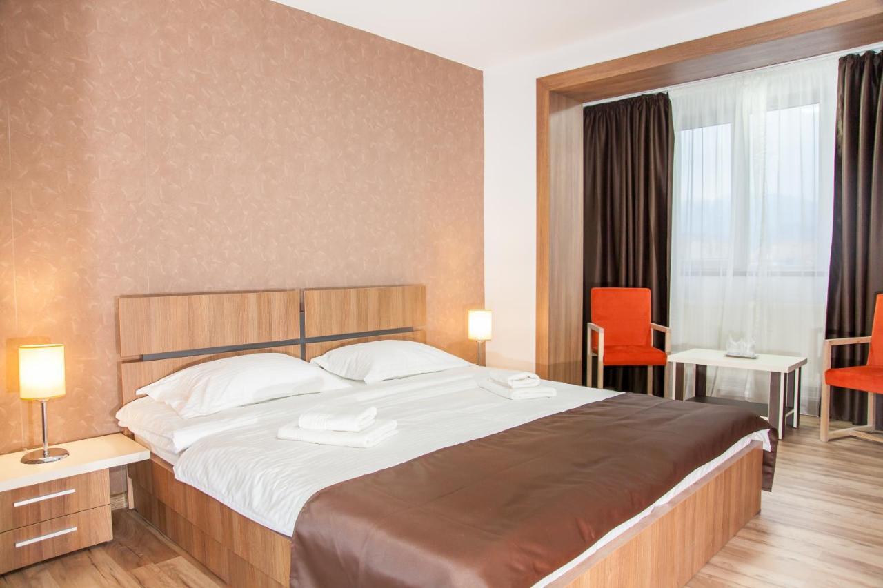 Hb Brilliant Hotel บราชอฟ ภายนอก รูปภาพ